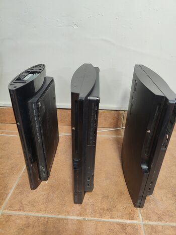 PlayStation 3 Slim, super slim. 3 vnt. su defektais, be HDD