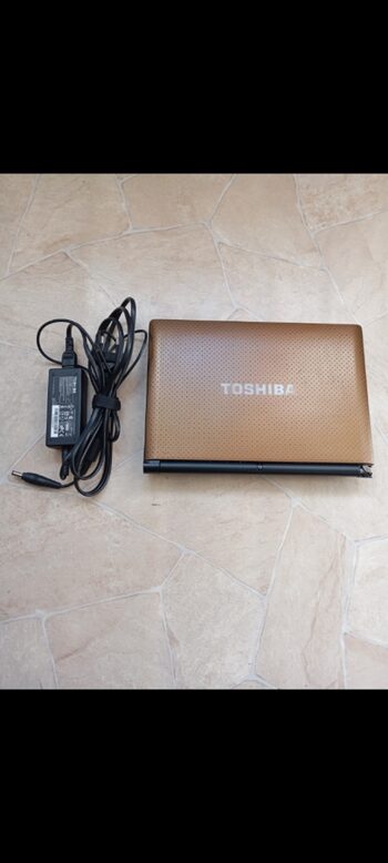 TOSHIBA NB500