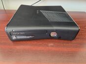 Xbox360 S, Black, 250GB, RGH, du pulteliai, Kinect kamera, HDMI laidas, pakrovėjas, du fiziniai žaidimai ir 51 įrašyti žaidimai. 
