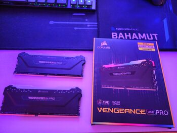 Corsair Vengeance RGB 32 GB (2 x 16 GB) DDR4-3200 Black PC RAM