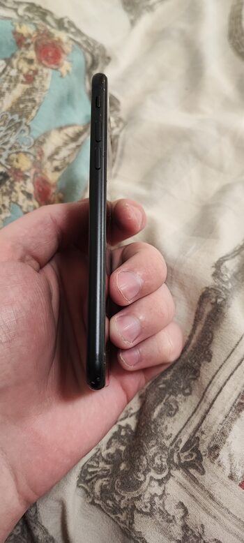 Get Apple iPhone 7 128GB Black