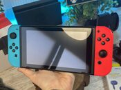 Nintendo Switch V2 con protector de pantalla