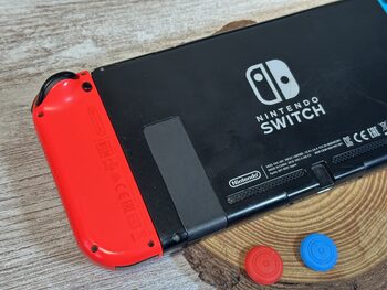 Nintendo Switch V2 con protector de pantalla