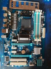 Gigabyte GA-970A-DS3 AMD 970 ATX DDR3 AM3+ 2 x PCI-E x16 Slots Motherboard