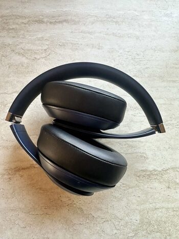 Beats Studio3 bluetooth for sale