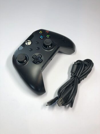 pdp 049-012-1 Black Wired Controller Xbox Series X, One, and Windows 10