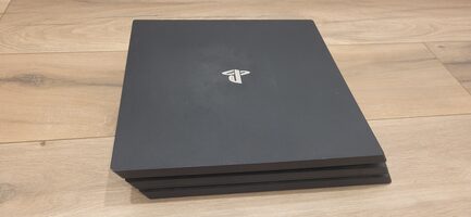 Naudotas PlayStation 4 PRO, Black, 1TB su žaidimais for sale