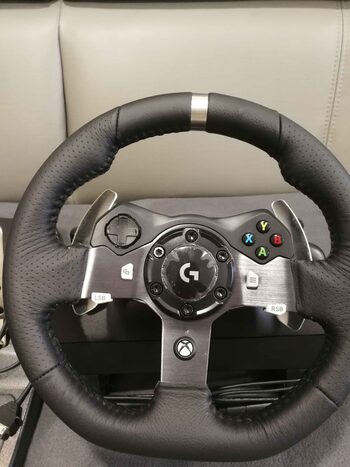 Logitech G920 vairas su pedalais