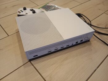 Xbox one s žaidimų kompiuteris 