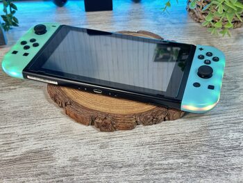  Nintendo Switch V2 con protector de pantalla