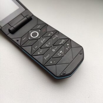 Redeem Nokia 7070 Prism Black & Blue accent