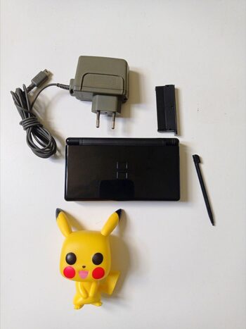 Nintendo ds lite negra con cargador original 