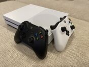 Redeem Xbox One S 1TB su 2 pulteliais