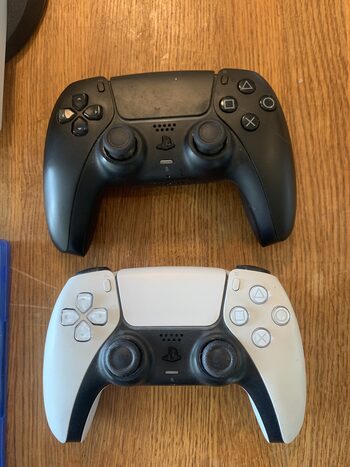 PlayStation 5 825gb su žaidimu ir 2 pultais VIENAS NEMOKAMAS!