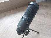 Audio-Technica AT2020USB+ su stovu