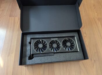 XFX Radeon RX 6900 XT 16 GB 1925-2340 Mhz PCIe x16 GPU
