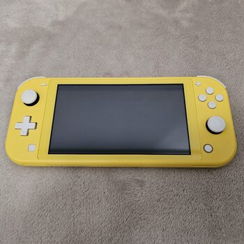 Nintendo Switch Lite Amarilla + Funda