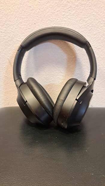 Razer Opus headphones