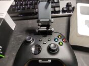 Soporte para movil y mando de xbox series de 8bitdo 