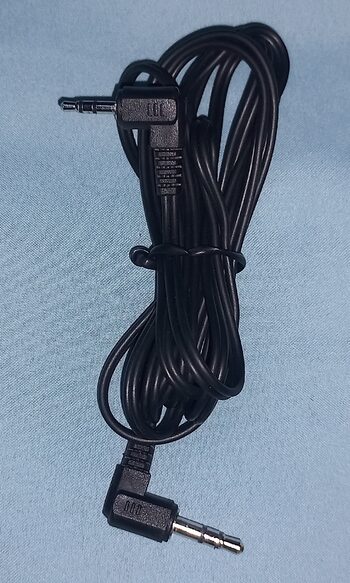 1x Cable Audio Jack 3.5mm a Mini Jack 2.5mm (Nuevo) - 2€