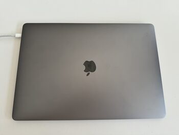 Apple MacBook Pro 15 (2018) Intel i7 Intel Radeon Pro 5300M / 16GB DDR4 / 512GB NVME / 100 Wh / 339S00458 / Space
