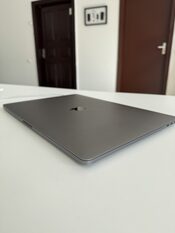 Get Apple MacBook Pro 15 (2018) Intel i7 Intel Radeon Pro 5300M / 16GB DDR4 / 512GB NVME / 100 Wh / 339S00458 / Space