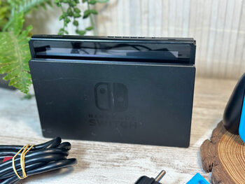 Nintendo Switch con accesorios 