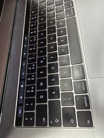 Get MacBook Pro 15 2016m / i7 / 16gb / 256gb / A1707