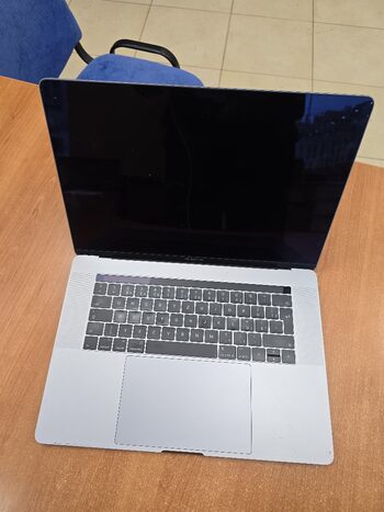 MacBook Pro 15 2016m / i7 / 16gb / 256gb / A1707