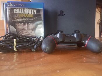 PlayStation 4 de color Negro 1TB, tres juegos incluidos.