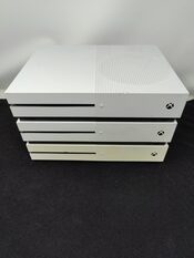 Xbox One S, White, 500GB 3 vnt, su defekt.