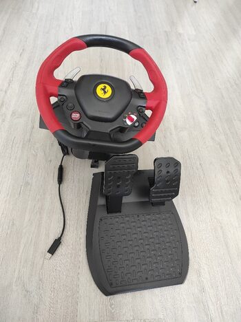 Thrustmaster Ferrari 458 Spider vairas su pedalais