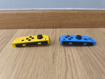 Nintendo Switch, Yellow & Blue, 32GB