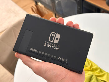 Defektinis Nintendo Switch V1