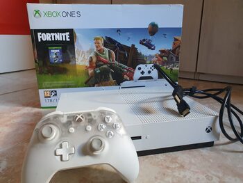 Xbox One S 1TB + Mando