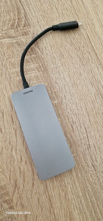 UNISYNK USB-C 8-IN-1 MULTI-PORT ADAPTER