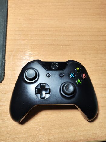 Get Xbox One negra 500GB con mando