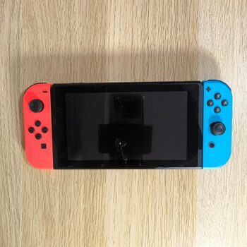 Consola Nintendo Switch con Joy Con Neon Rojo Azul