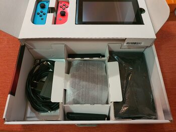 Nintendo Switch V1 Azul y Rojo Neón