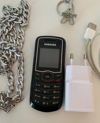 Movil Samsung Con Cargador Vintage