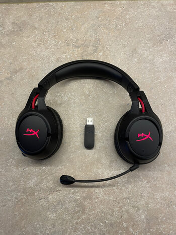 HyperX Cloud Flight wireless žaidimų ausinės