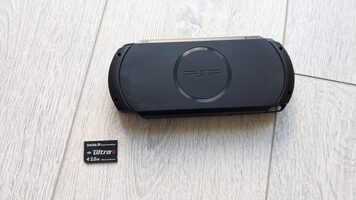 Atrištas PSP Street (E1000), 2GB + 5 žaidimai for sale