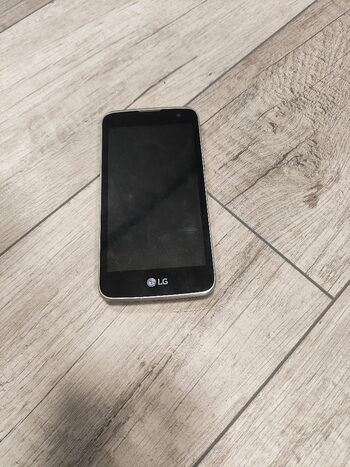 Lg K4 (2016) su pakrovėju