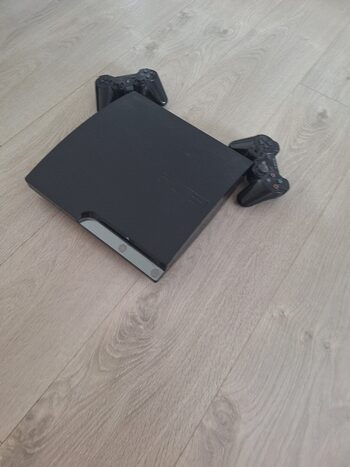 playstation 3 160 gb with 2 controlers with minecraft installed