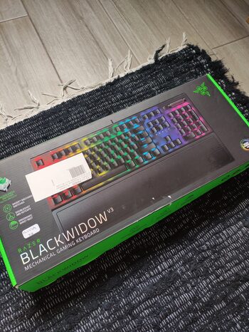 Razer BlackWidow V3 - Green Switch - US - Black