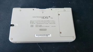 Get Nintendo DSi XL, White