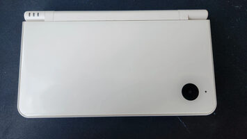 Nintendo DSi XL, White