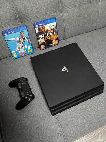 Ps4 Pro 1 TB + 2 žaidimai