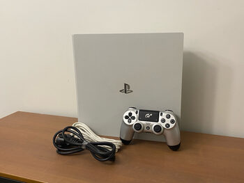 Sony Playstation 4 Pro, 1TB, Glacier White + Gran Turismo controller / pultelis