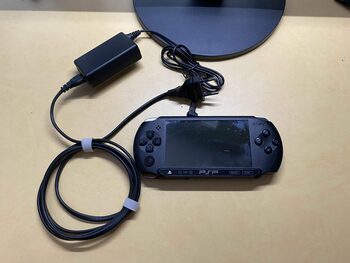 Psp Street (E1000), atrištas, su 64GB kortele